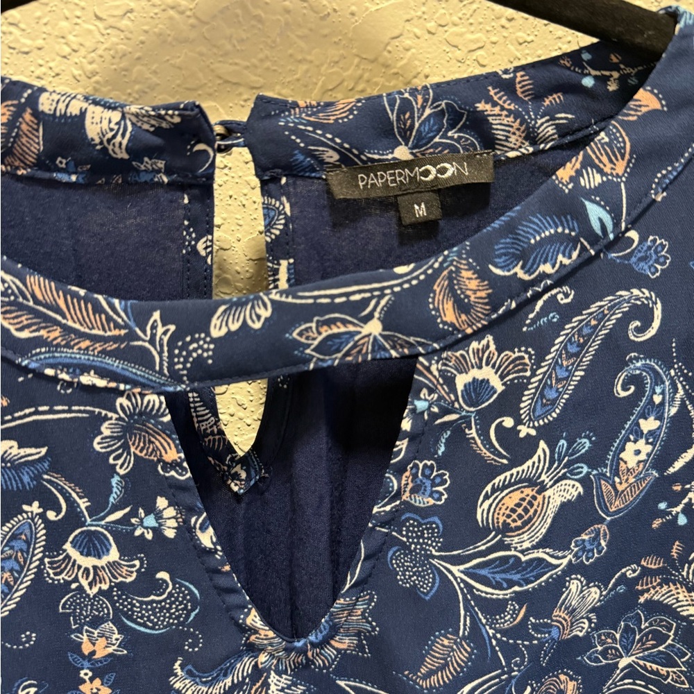 Papermoon Navy Floral Keyhole Top with 3/4 Sleeves - Picture 4 of 4